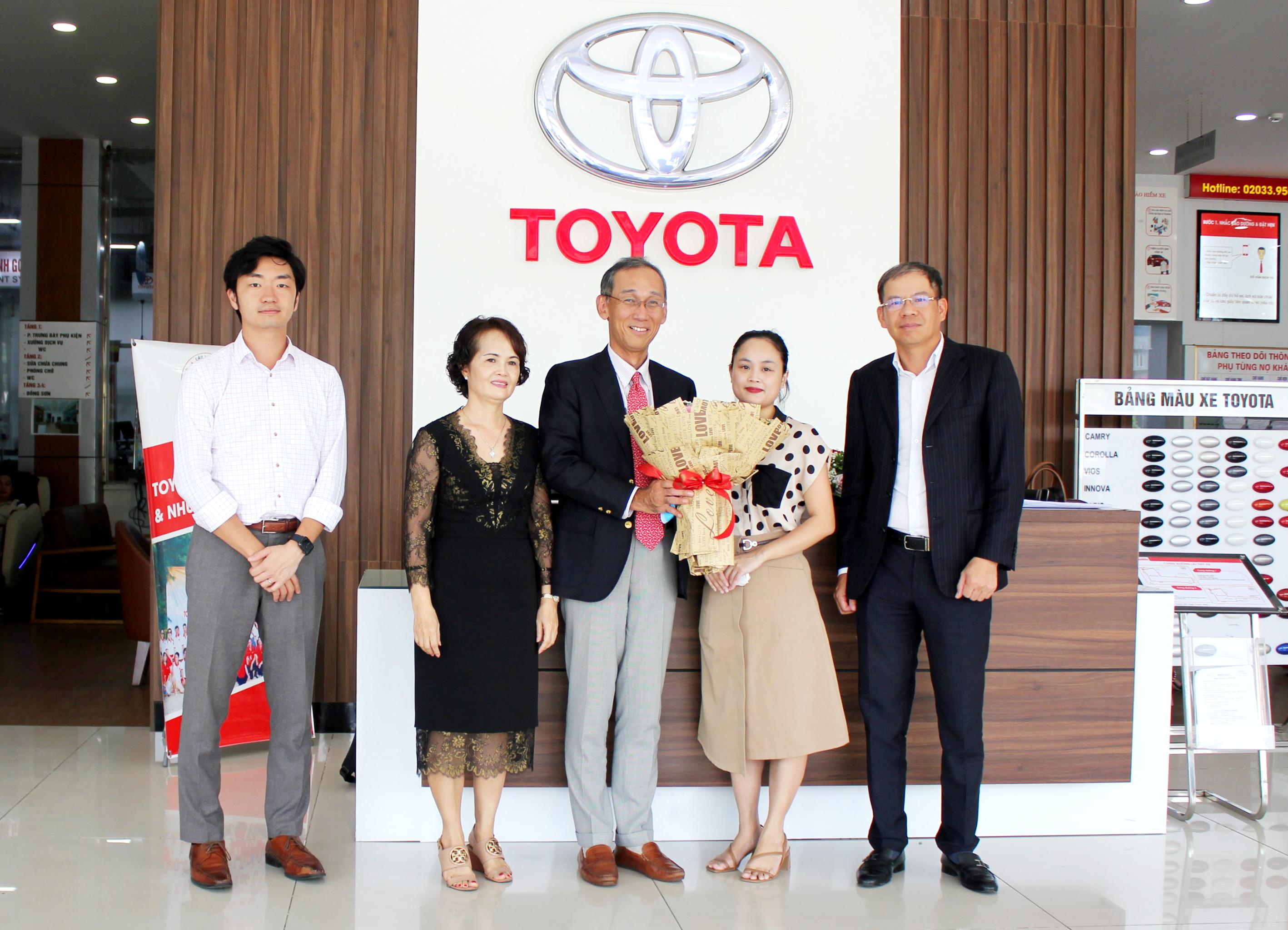 Tổng Giám Đốc Toyota Việt Nam  - Ông Hiroyuki Ueda đến thăm và làm việc với Toyota Cẩm Phả