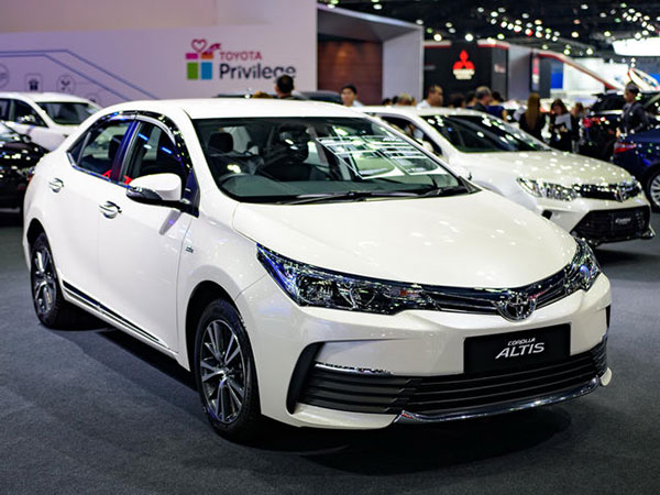 xe toyota corolla altis