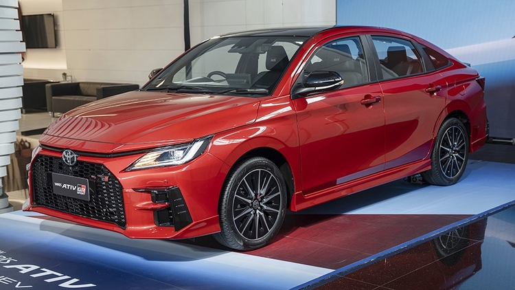 Toyota Vios Hybrid 2026 chính thức ra mắt, giá từ 582 triệu đồng, có cả bản GR Sport, nhiều công nghệ đáng giá